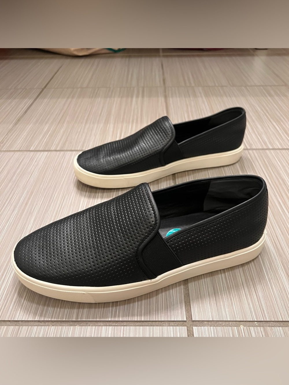 Vince Black Slip On Shoes leather 8 - Picture 3 of 7